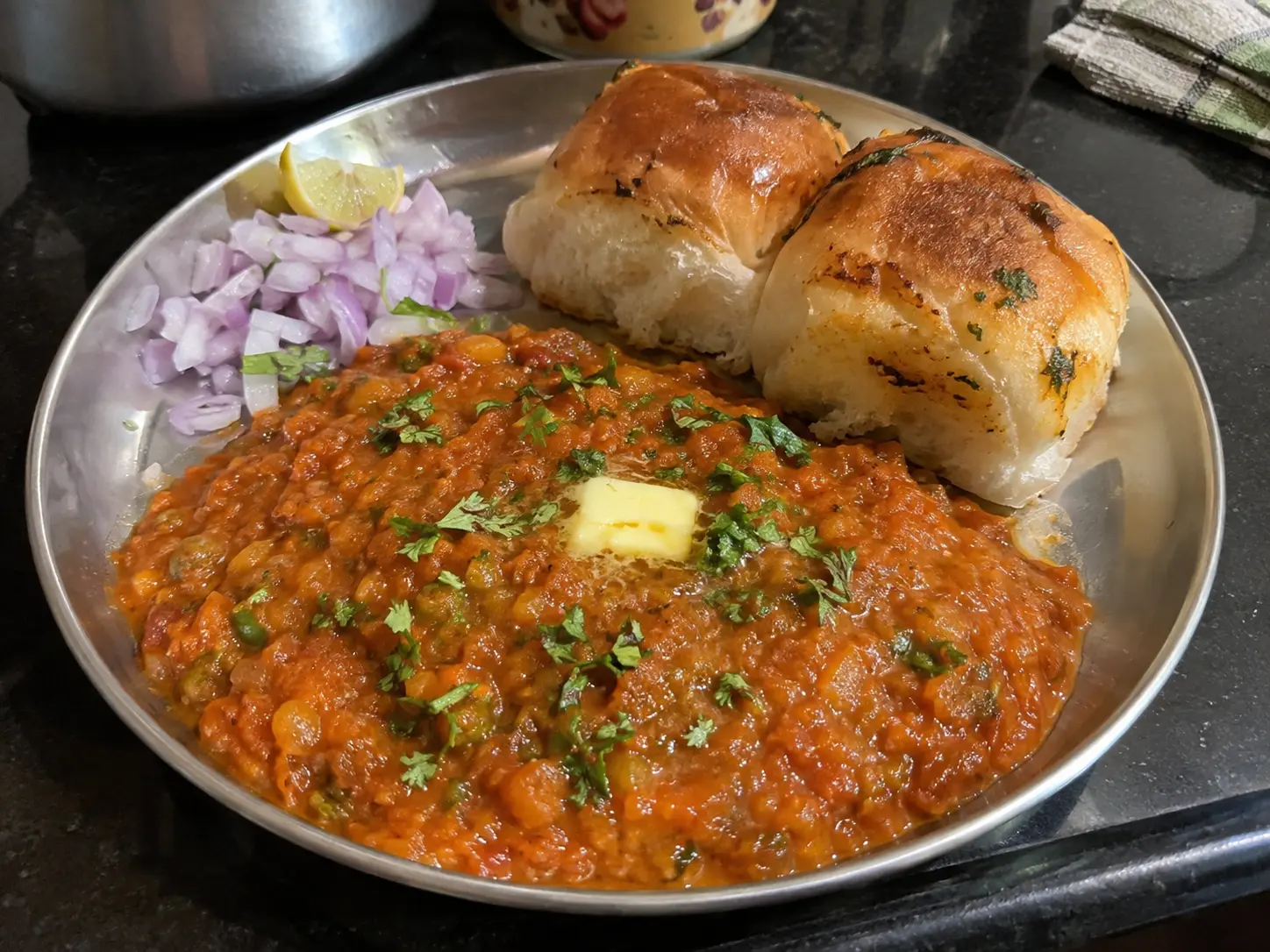 Mummiji: Mumbai-Style Pav Bhaji